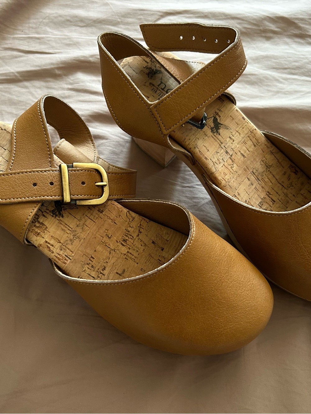 Novacas Tan Clogs